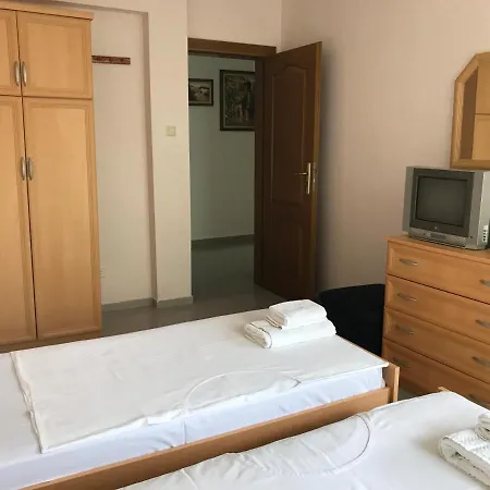 Nyaraló Sea House *